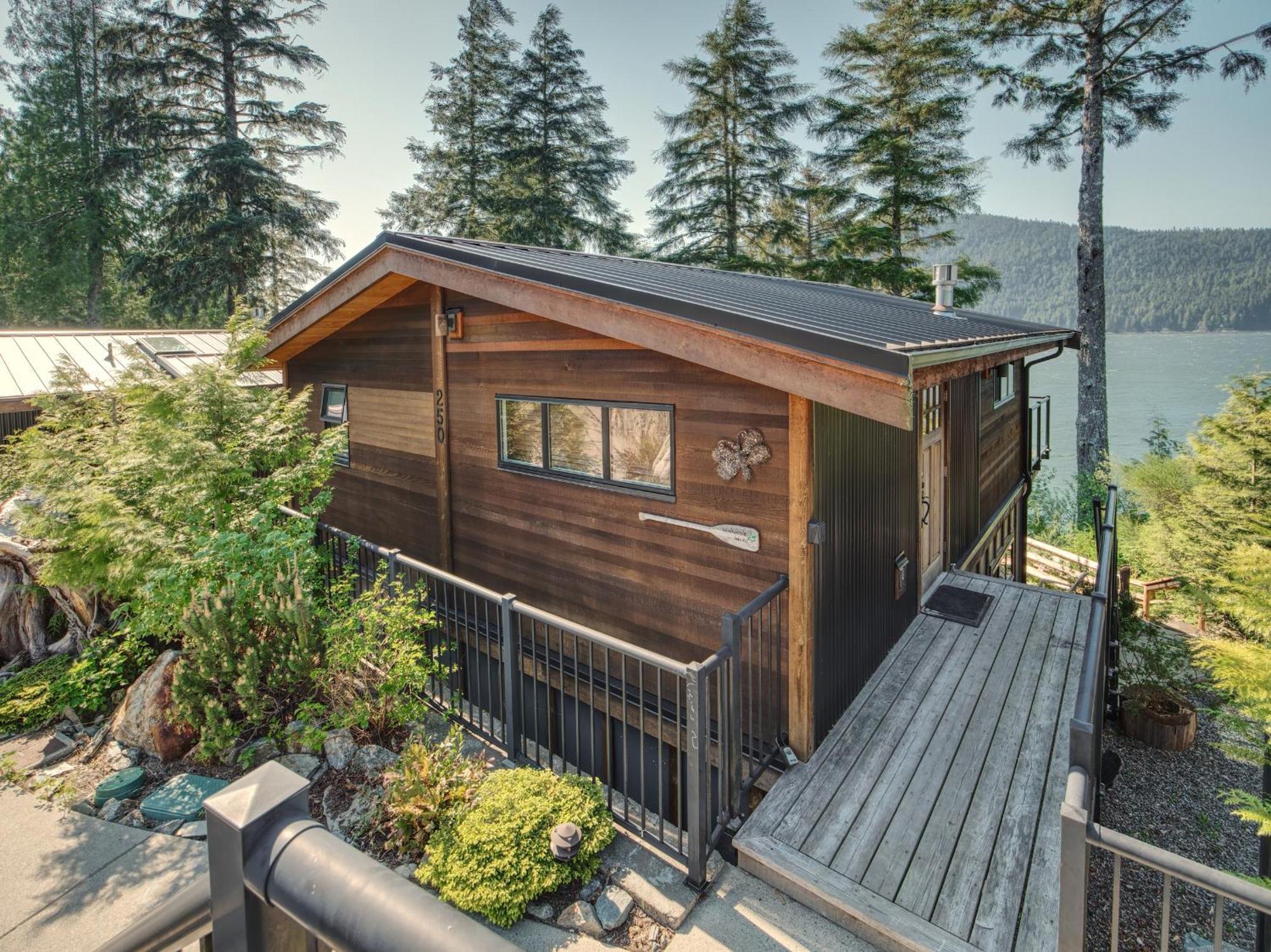 Handsome Dan'S Vacation Cottage Rentals Port Renfrew Dış mekan fotoğraf